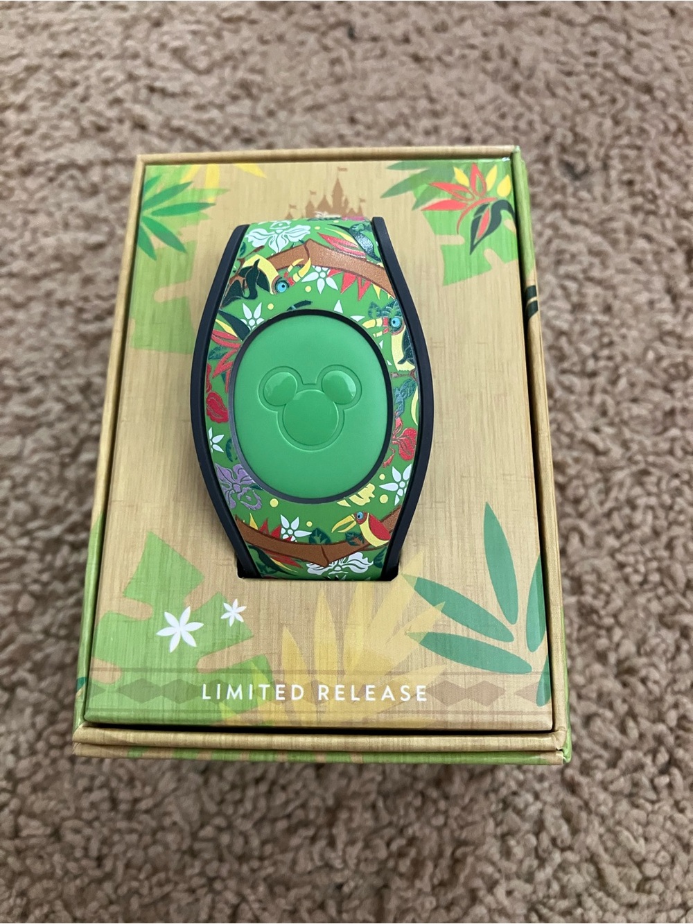 2020 LIMITED RELEASE Minnie Main Attraction Tiki Room Magic Band Series 5/12 - Picture 2 of 5